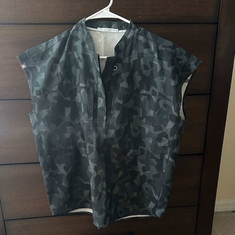 Wear figs oversized Camo